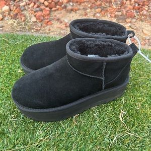 Women’s UGG Classic Mini Ultra Platform Black Suede Boots sz 8